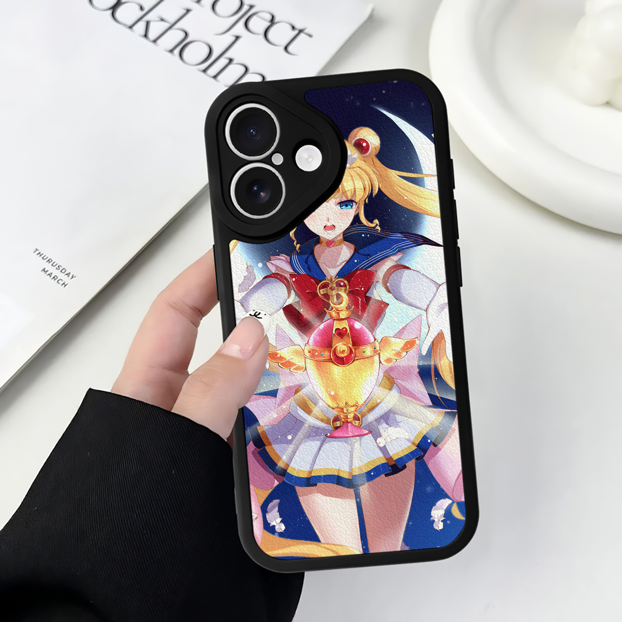 （画像用） 美少女戦士セーラームーン Sailor Moon 【iPhone 16シリーズ対応】シリコンスマホケース（レザー調） 材質：シリコン